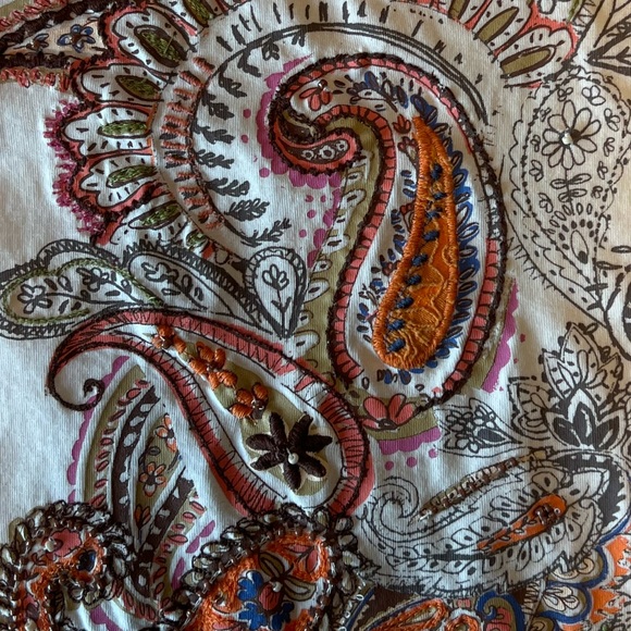 Mandala Design Top by LLOYDS - Picture 10 of 11